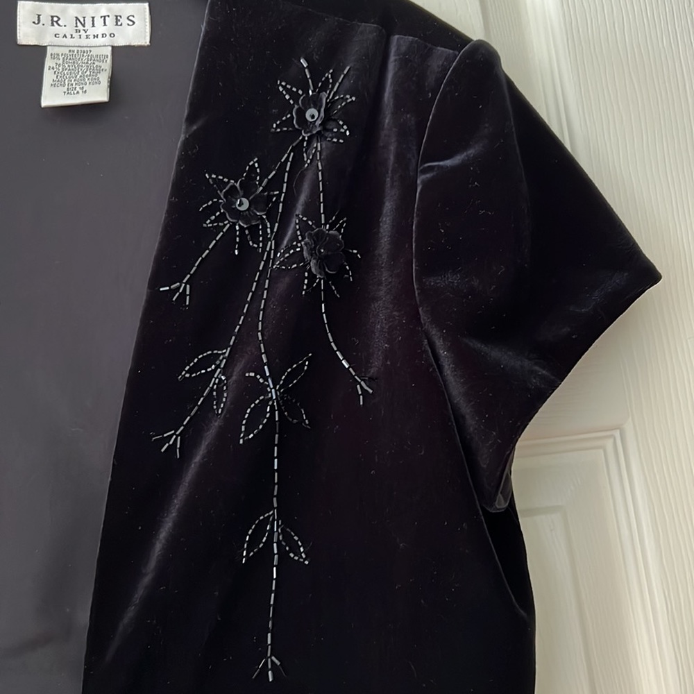 Blazer - Picture 2 of 3